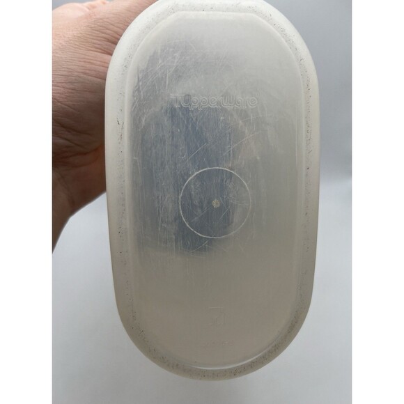 Tupperware Slim Line 2 Quart Pitcher 2009C-1 W/ Blue Flip Top Lid 2010B-1 USA - Picture 4 of 5